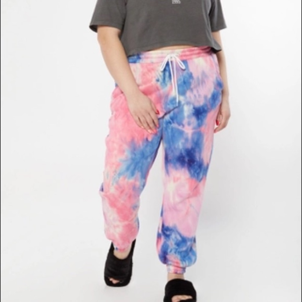 NWT Rue21 Pink and Blue Tie Dye Boyfriend Joggers - Picture 1 of 3
